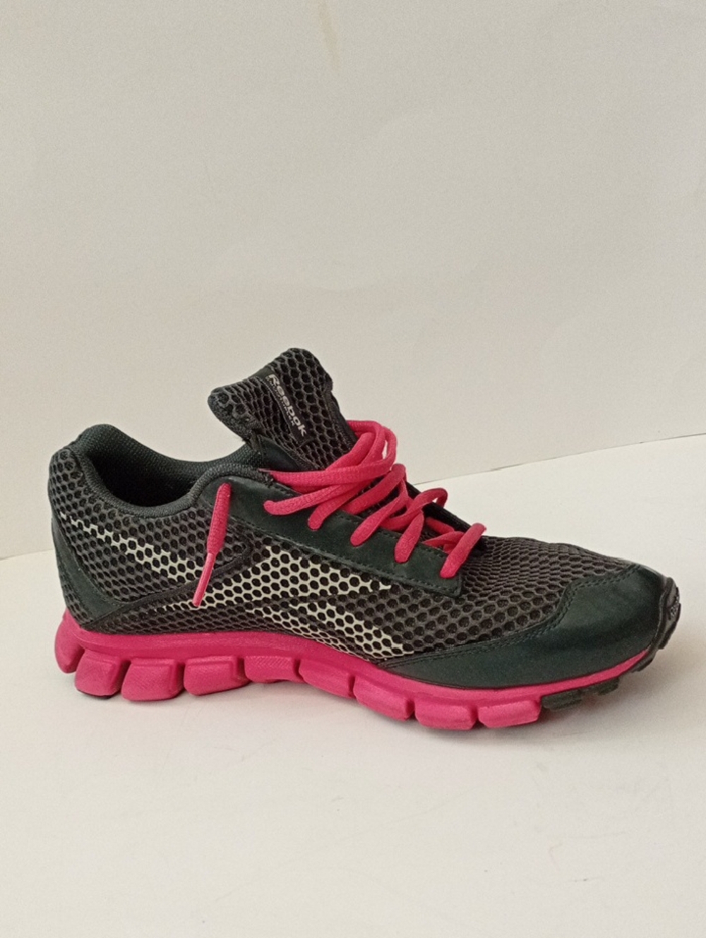 Reebok Smoothflex Women's Dark Grey and Pink Lace Up Mesh Sneakers Size 10 - Picture 13 of 15